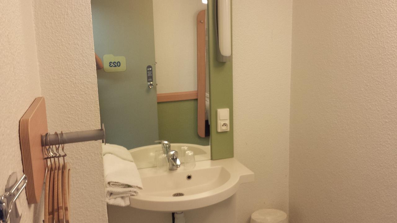 Ibis Budget Stains - Saint Denis - Universite Екстер'єр фото